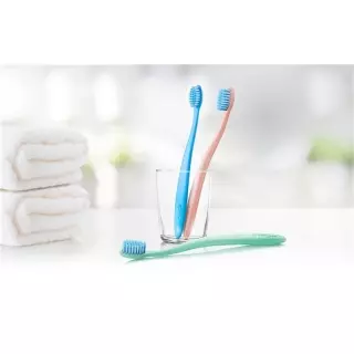 Зубная щетка TRISA Compact Soft Trio soft